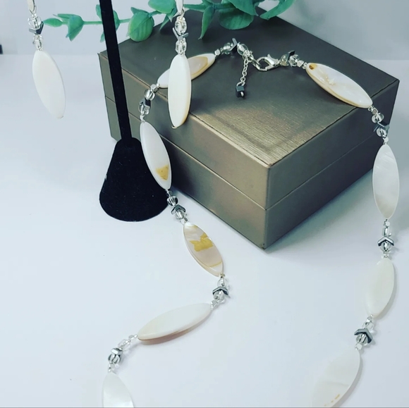 Mother Of Pearl set - Picture 3 of 4